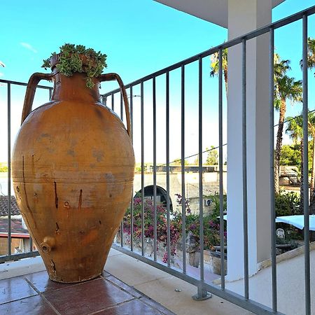 Casa Vacanze La Colombaia Сант-Исидоро Экстерьер фото